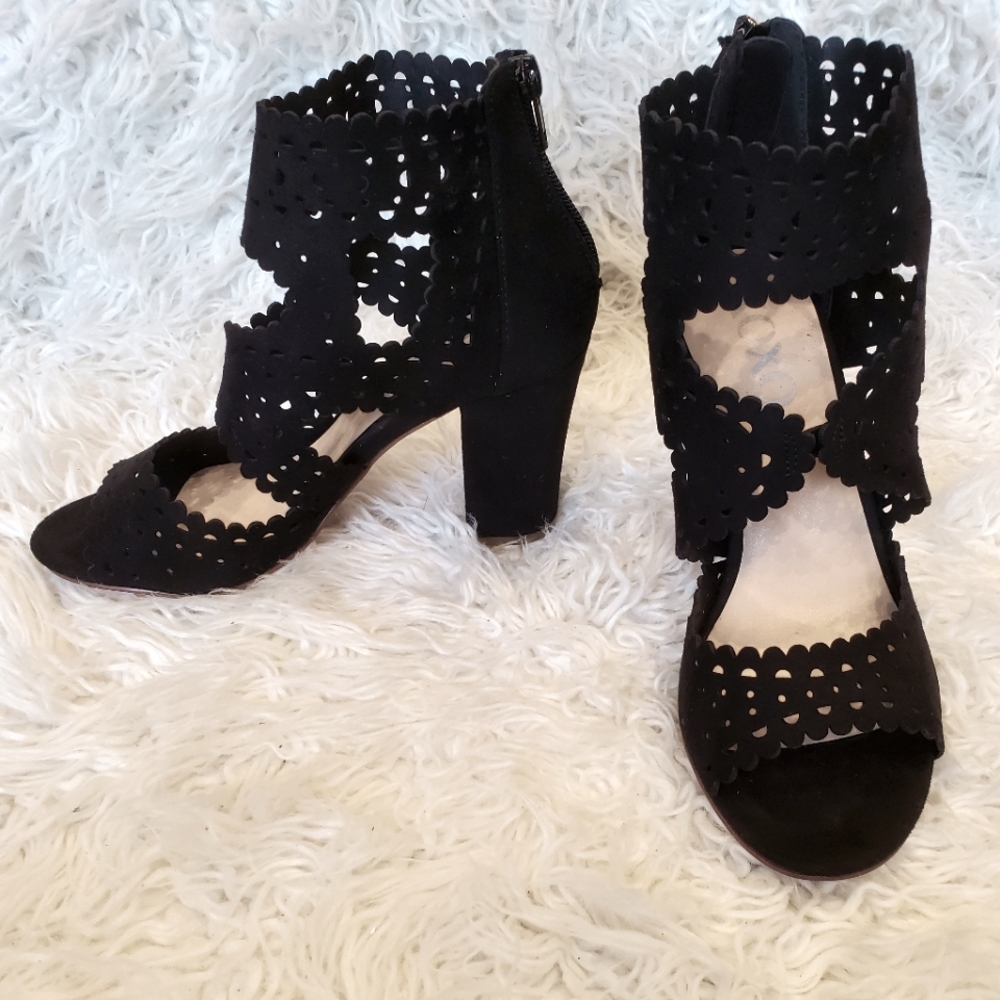 XOXO|Womens Black Sandals| Size 7